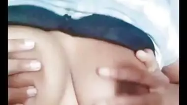 Girlfriend in glasses stands nude in bathroom viral xxx