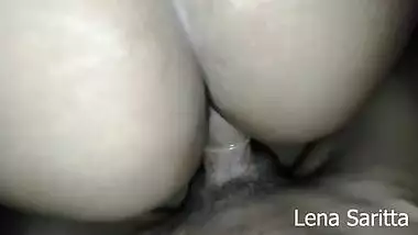سكس عربي نار الولد ينيك زوجة ابوه في طيزها الكبير والاب نايم