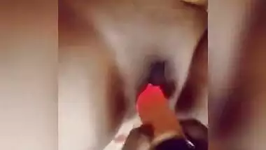 My milf cum on her new vibrator