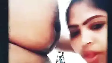 A working lady sucks manager’s dick in a Telugu sex video