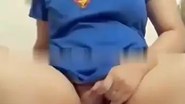 Big boobs super girl fingers her shaved pussy
