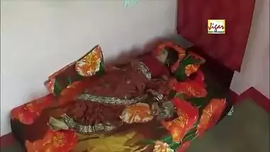 अब जाकर तà¥à¤®à¥à¤¹à¤¾à¤°à¤¾ पूरा खड़ा हà¥à¤† जलà¥à¤¦à¥€ से डाल दो