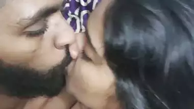 Mallu girl kissing her lover and big boobs showing