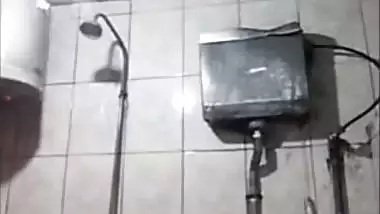 Local bhabhi selfie in the bathroom