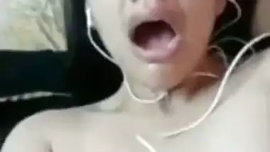 Desi porn of a naked Chennai girl masturbating on a video call