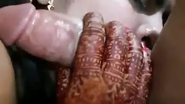 Wife gives an Indian blowjob on her suhagrat night