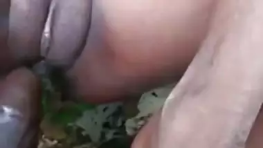 Bhabhi fucking in forest viral village sex video
