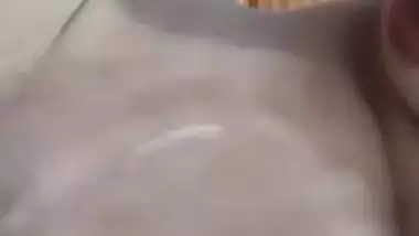 নাসিমার ভোদায় আংগুল দিয়ে রস বের করা দেখুন