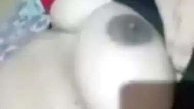 Desi cute girl show her boobs on cam