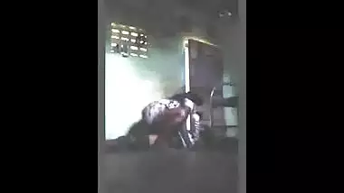 எவ்விட தேசத்துல பெண்குட்டிங்க தான் மேலே ஏறிச் செய்யும்